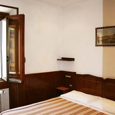 Lorena 2* Florence