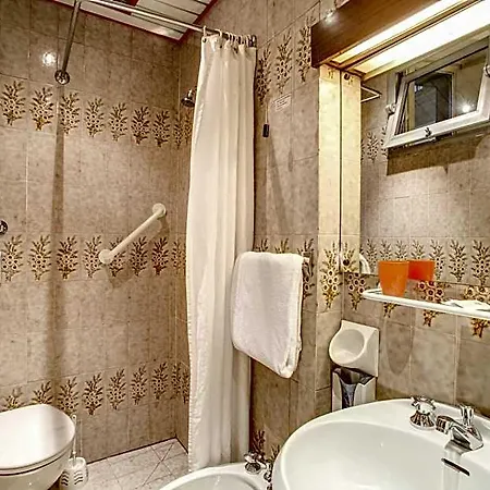 Hotel Lorena 2*