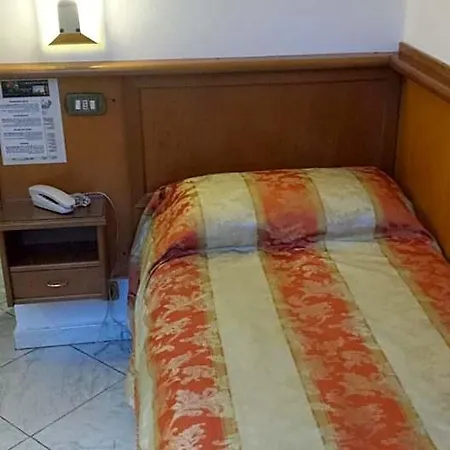 Hotel Lorena 2*