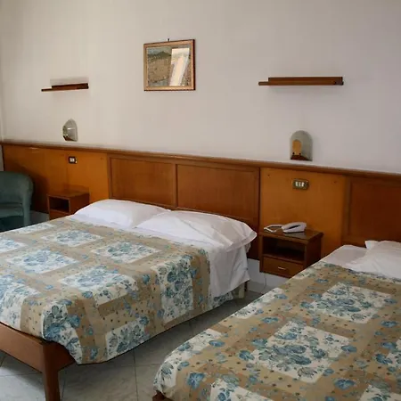 Lorena Hotel 2*