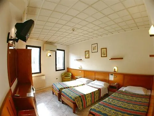 Lorena Hotel