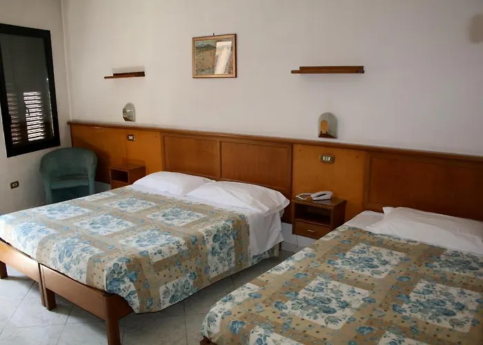 Lorena Hotel 2*